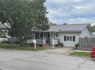 224 W Warren St, Mitchell, IN 47446