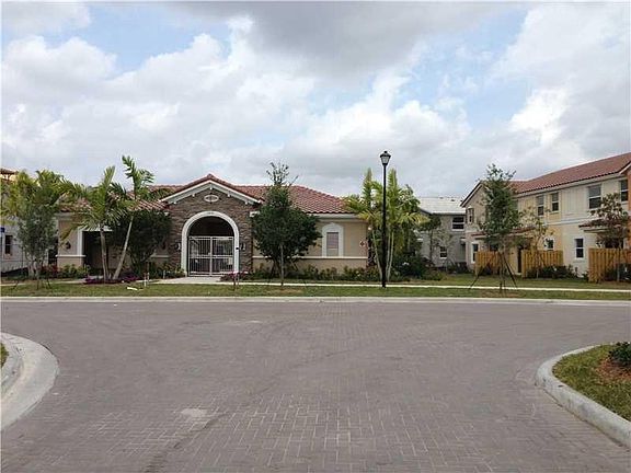 2nd image of 155 Emerald Creek Ter