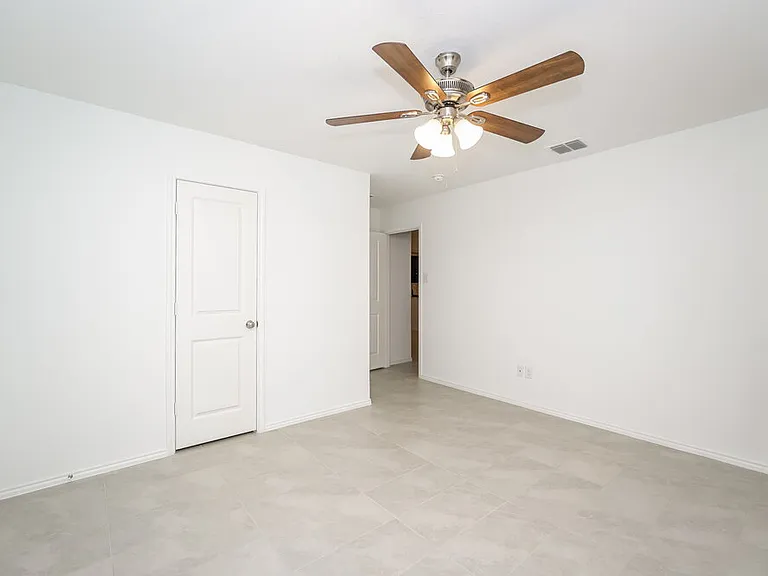 8401 Hollow Bend St — Photo 11