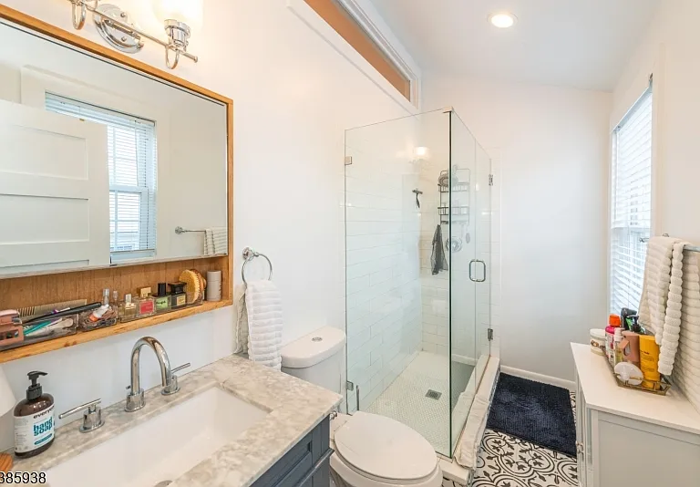 378 Claremont Ave #8 — Photo 11
