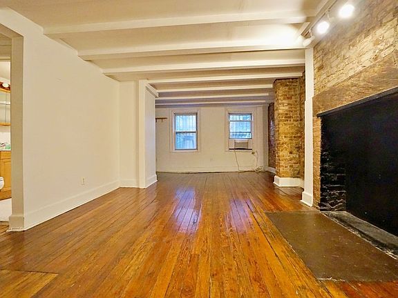 5th image of 310 Clermont Ave #1