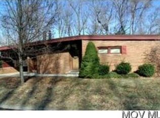 11 Edgewood Park Dr, Parkersburg, WV 26104
