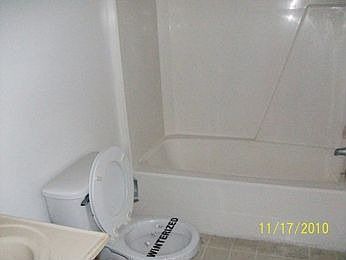 2nd image of 2201 Ashman St APT 4