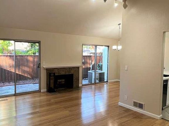 3rd image of 20263 Northcove Sq