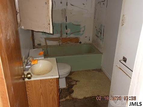 5th image of 199 N Rosewood Ave