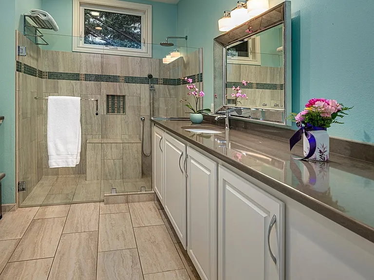 12404 NW Woodland Ct — Photo 12