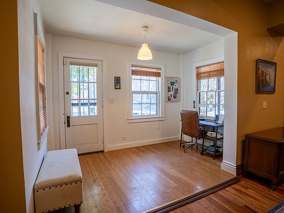 Entrance / Office