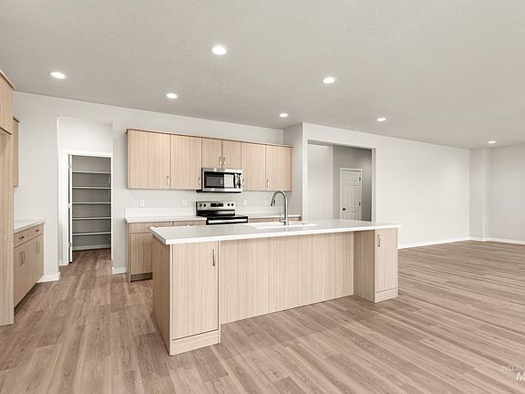 6th image of this home