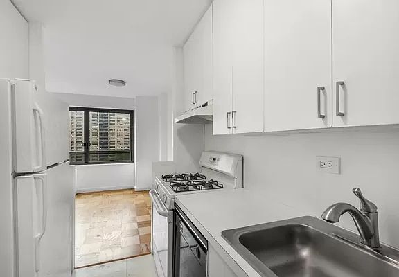 3rd image of 170 W End Ave APT 10H