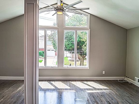 2nd image of 211 Cortelyou Ave
