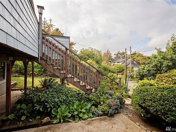 4th image of 606 Quince St NE