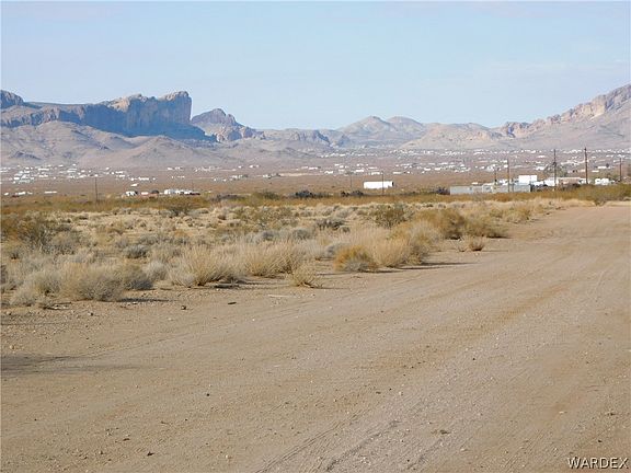 3rd image of 306-24-052A W Bolsa Drive