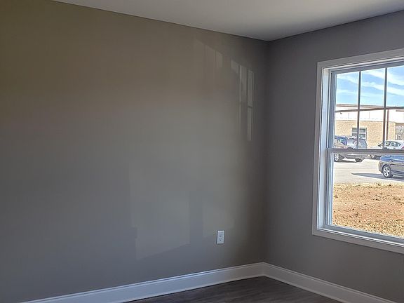 2nd image of 376 Landrum Pl