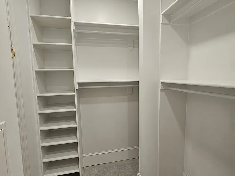 2nd floor suite: bedroom walking closet