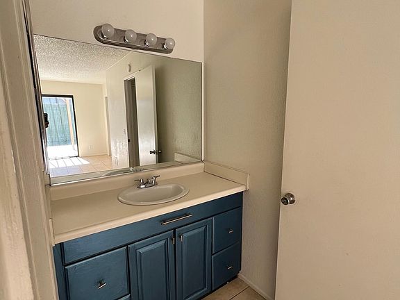 4th image of 32220 Desert Vista Rd Unit 1