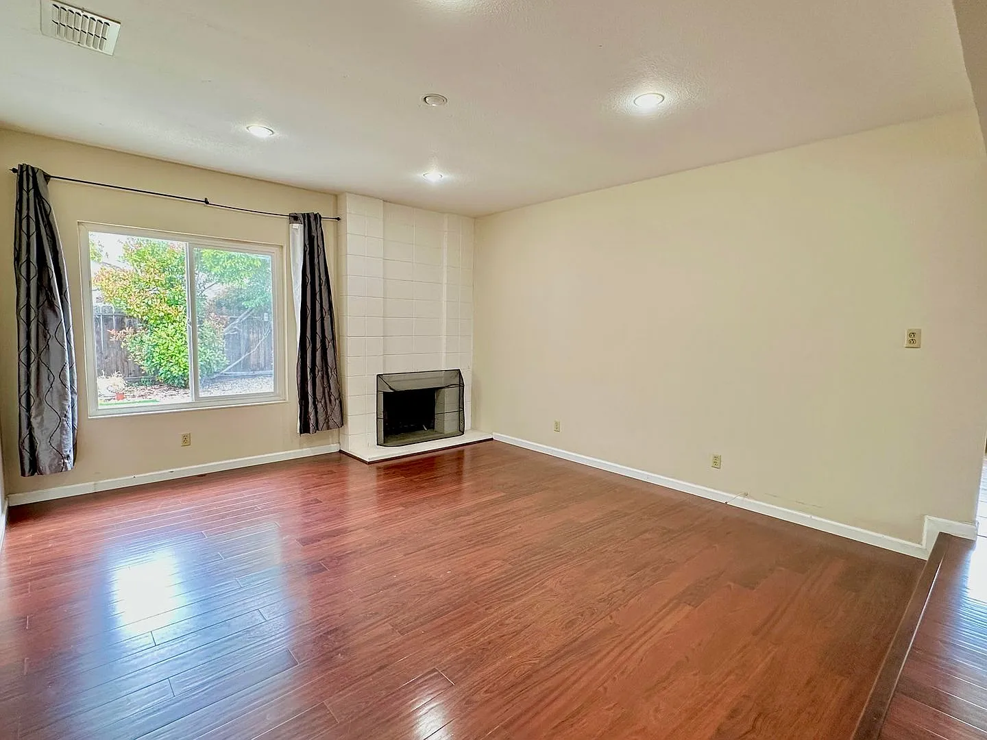 Coming Soon! | $4,100 / 3br - Gorgeous Remodeled Home In Northgate Area Of North Fremont — Photo 3