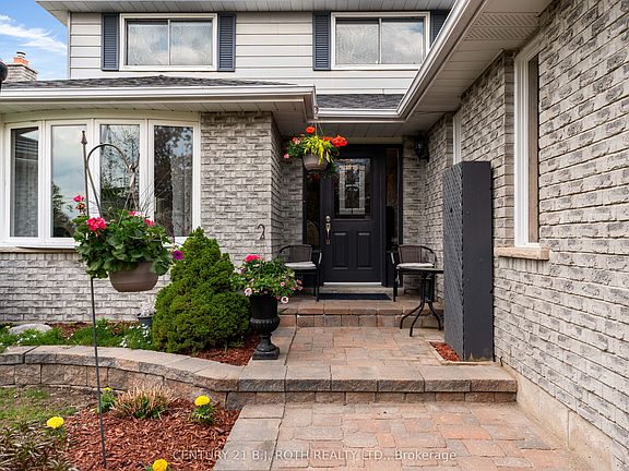 3rd image of 37 Laurentian Ln