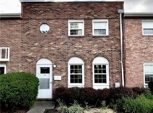 24466 Clareshire Dr #10-G, North Olmsted, OH 44070