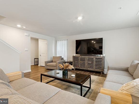 3rd image of 298 Forest Edge Ave