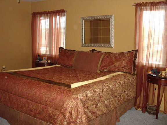 4th image of 704 Lakewood Ct