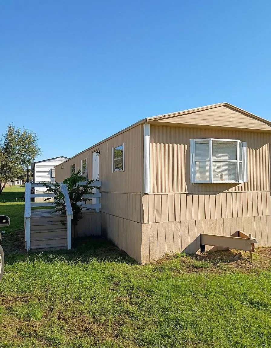 2 bed, 880 sqft, $850 — Photo 1