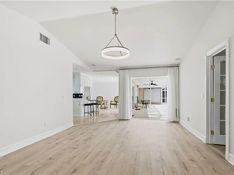 128 Viking Way — Photo 13