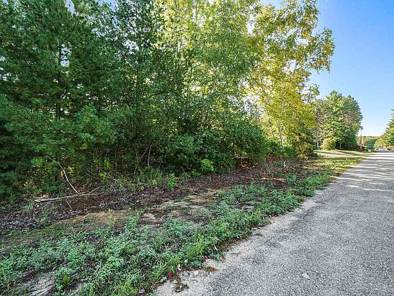 4th image of V/l Ne Lake Dr