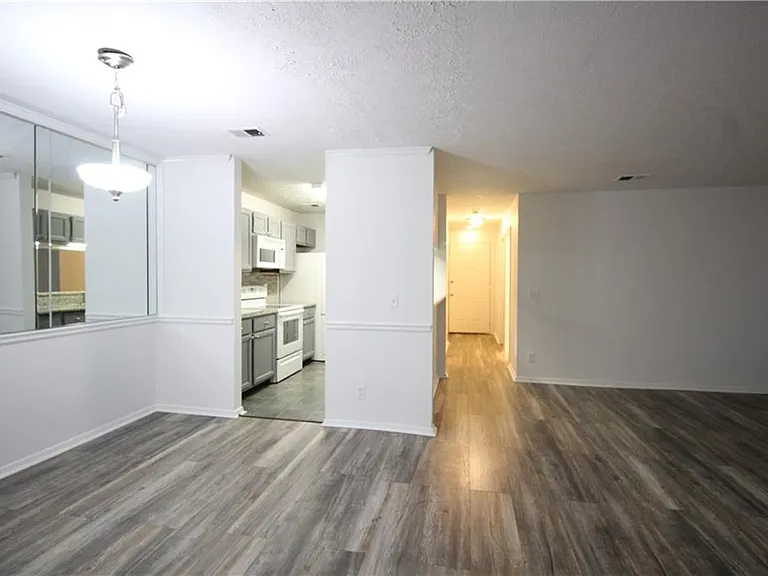 204 Warm Springs Cir — Photo 20
