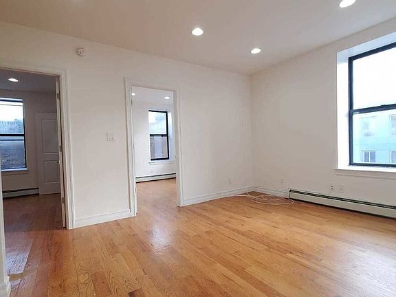 3rd image of 171 W 132nd St #E5