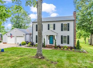 208 Wellington Dr, Lincolnton, NC 28092