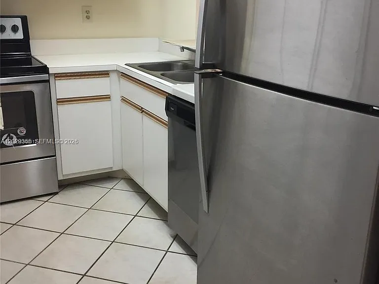 540 Brickell Key Dr #1122 — Photo 12