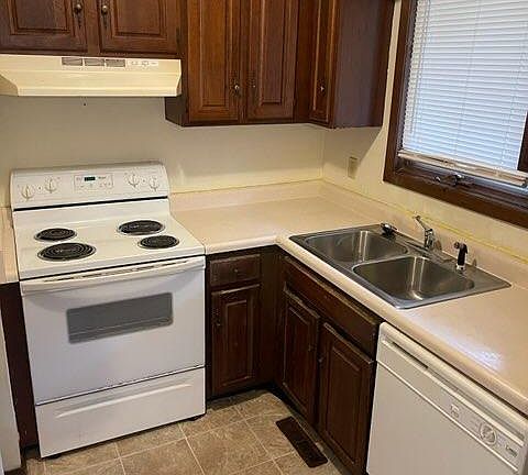 2nd image of 3525 N Kingston Dr #3513-1