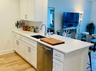 2001 15th St N APT 923, Arlington, VA 22201