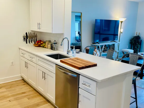 2001 15th St N APT 923, Arlington, VA 22201