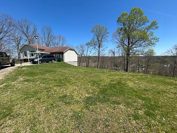 3rd image of 8115 Country View Dr