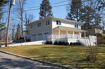 1st image of 902 Sylvan Ave
