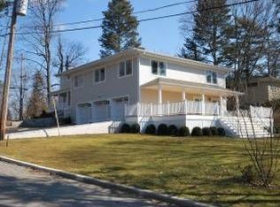 902 Sylvan Ave, Mamaroneck, NY 10543