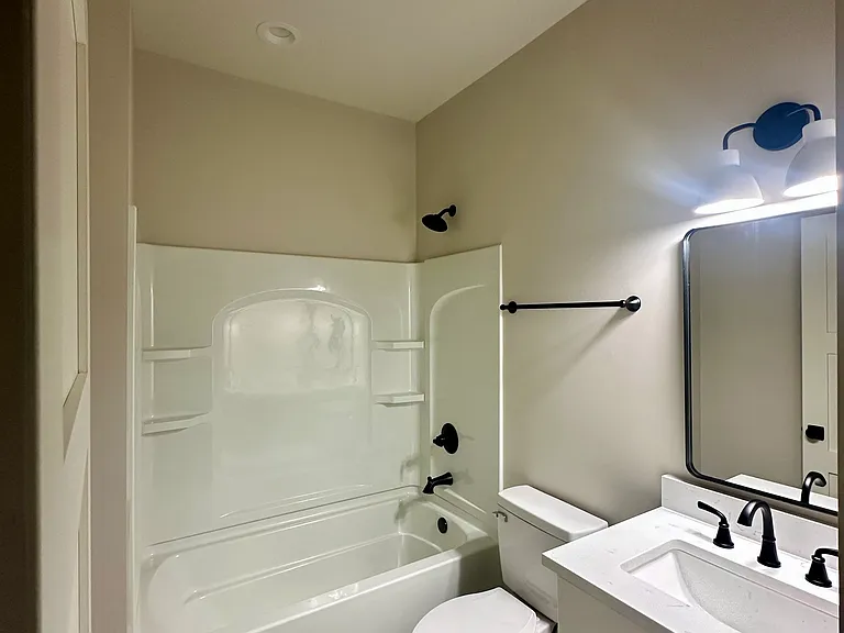 15 Vine St NE #15 — Photo 10