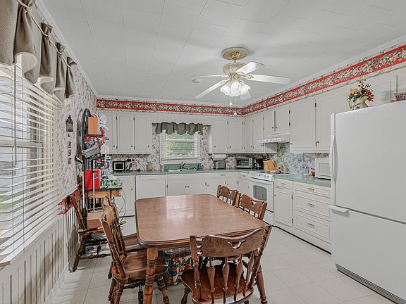 5th image of 284 Wilson St