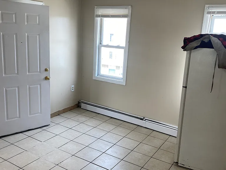 142 Putnam St #3 — Photo 2