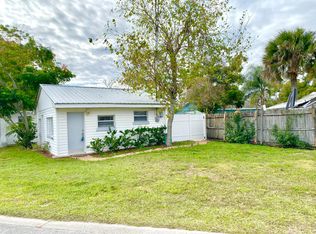 1303 North Ave, Tavares, FL 32778
