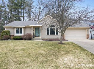 2423 Greenings Ave NE, Grand Rapids, MI 49525