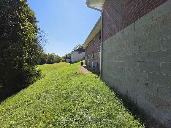 4th image of 140 New Hampshire Dr