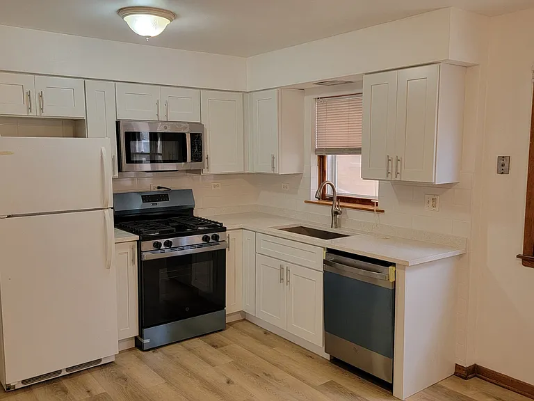 5230 N Delphia Ave #1 — Photo 7