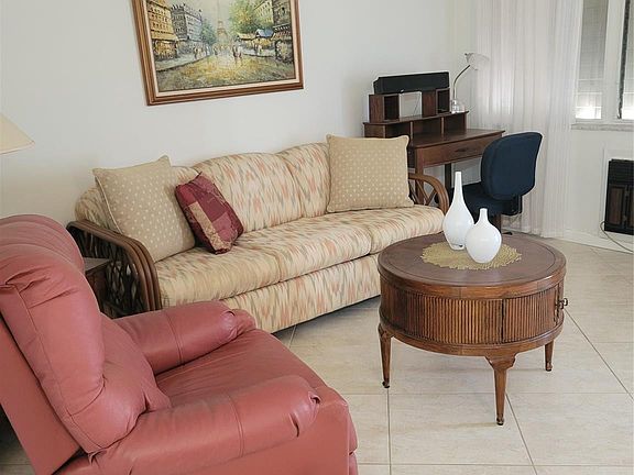 4th image of 901 SW 11th Avenue #H6