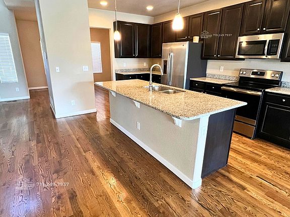 5th image of 1401 Grand Overlook St