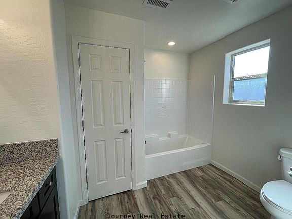 5th image of 3241 N Constance Dr #2