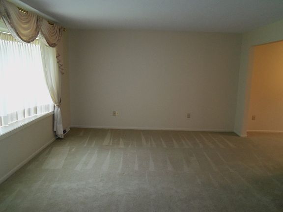 4th image of 289 Crestview Dr