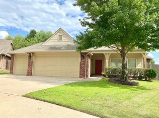 11909 S Juniper Ct, Jenks, OK 74037