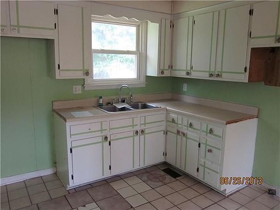 4th image of 641 Cleveland Dr